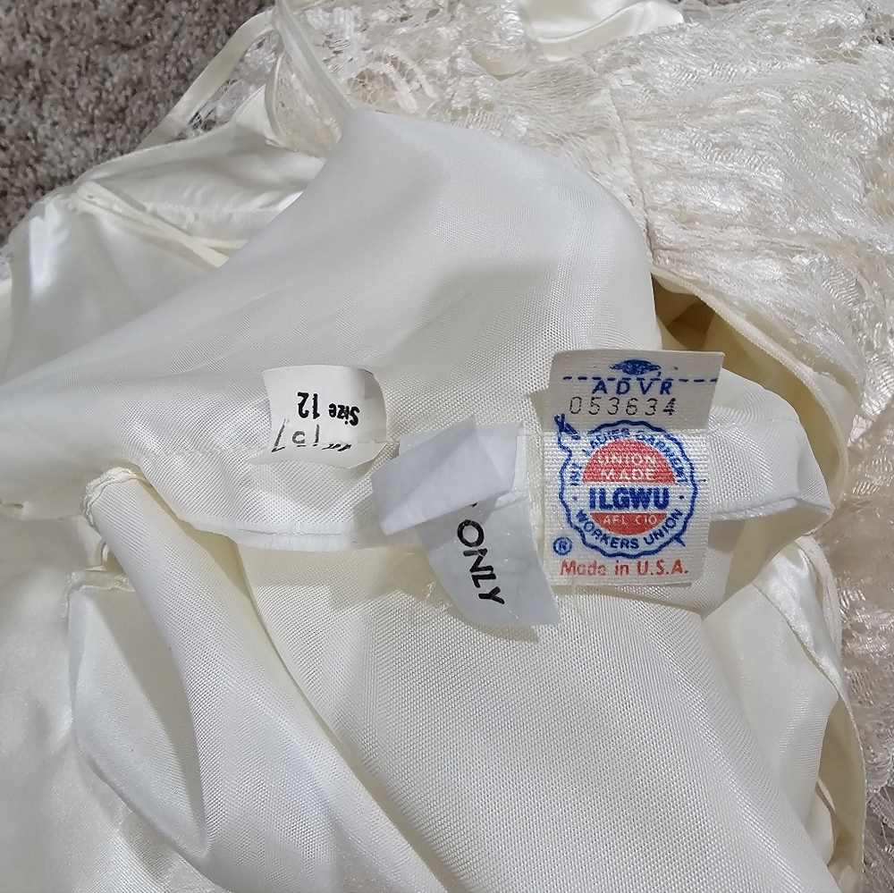 Vintage Wedding Dress - Picture 8 of 8